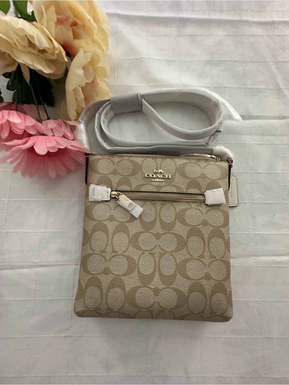 COACH NWT Beige Signature Crossbody with Gold Logo